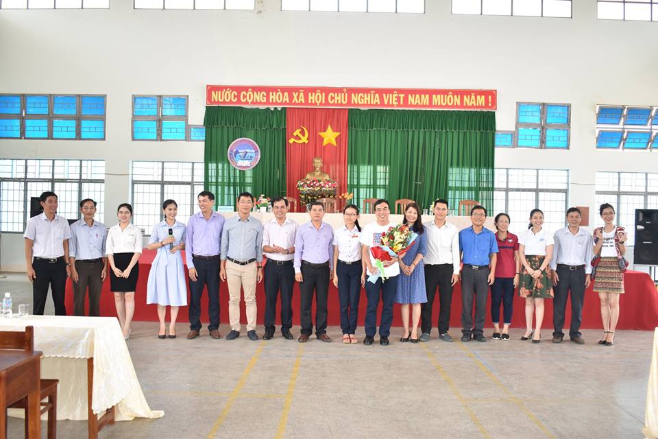 Hoạt động hướng nghiệp cho học sinh của trường THPT chuyên Chu Văn An